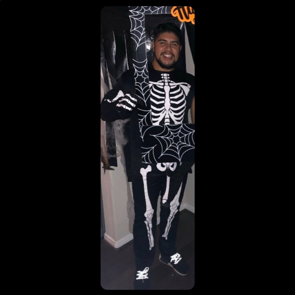 Skeleton men’s costume with air pump